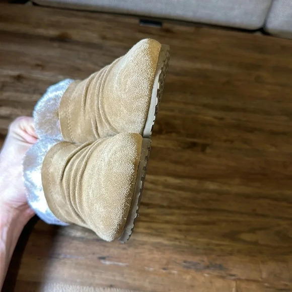 NWT Baretraps Becker Faux Fur Slip On Clog Shoe BRN Wedge Stay Dry Wmn 10 - Picture 11 of 16